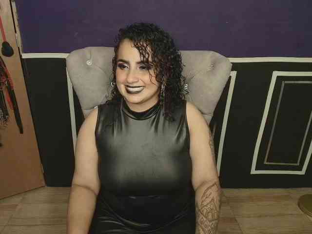 celestte_bdsm's live room