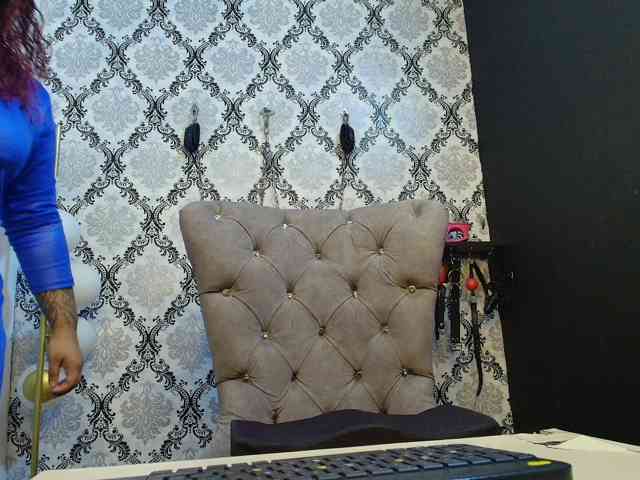 celestte_bdsm's live room