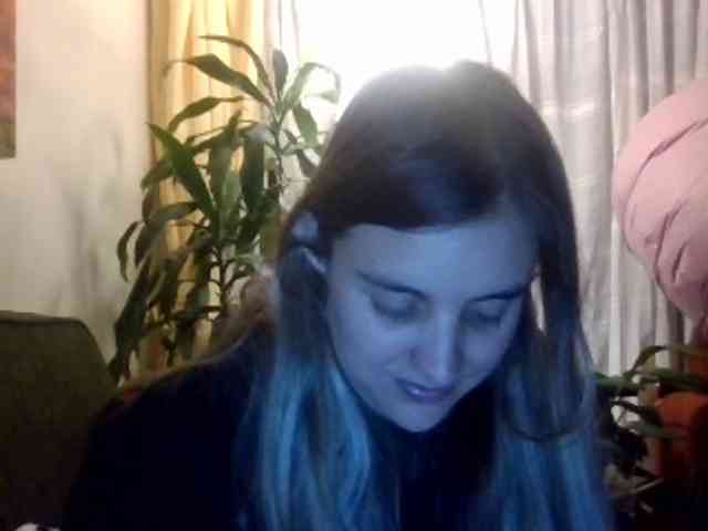 モデル: Abrilblond