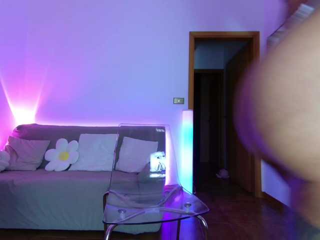 Natalie10g live webcam show