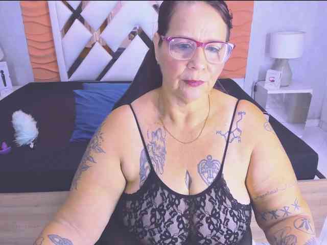 LauraRiley webcam