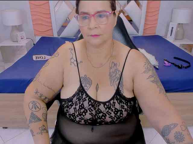 LauraRiley webcam