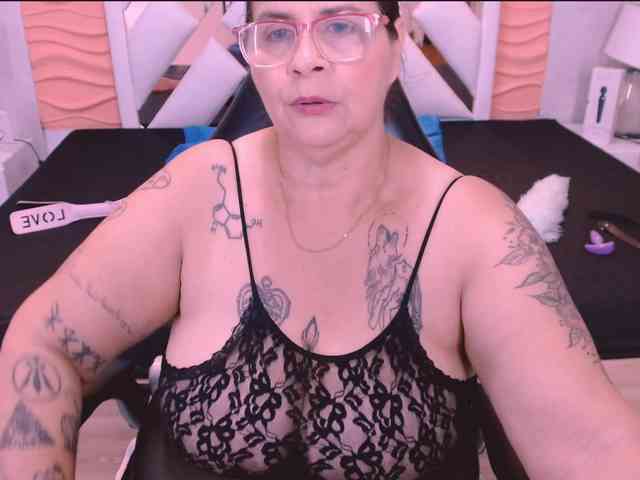 LauraRiley webcam
