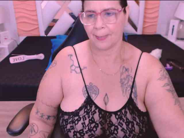 LauraRiley webcam
