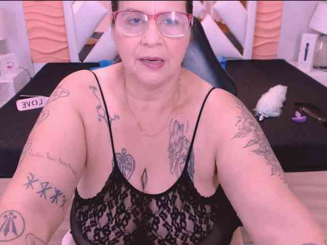 LauraRiley webcam