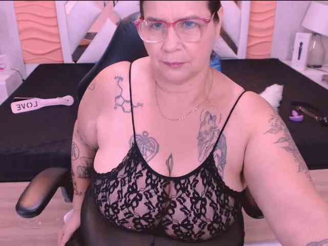 LauraRiley webcam