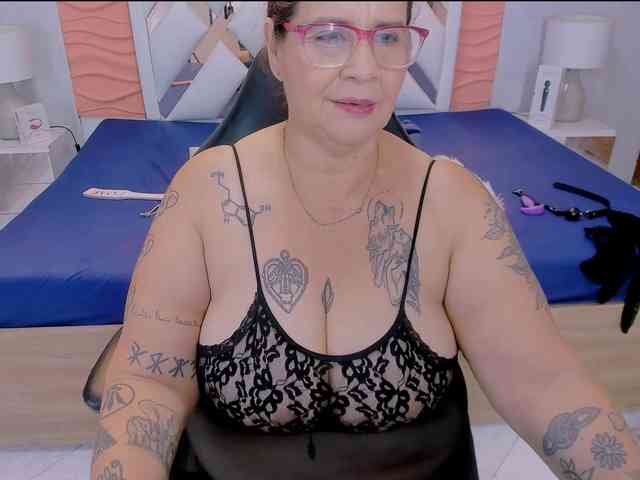 LauraRiley webcam