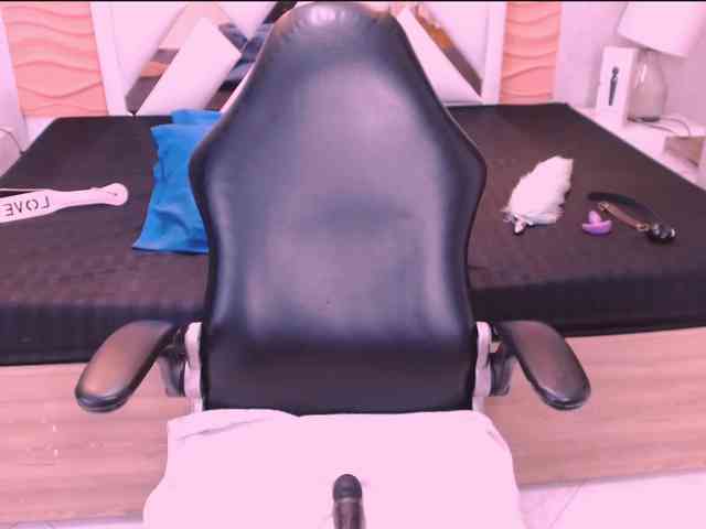 LauraRiley webcam