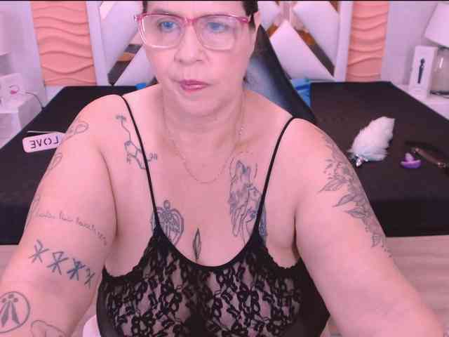 LauraRiley webcam