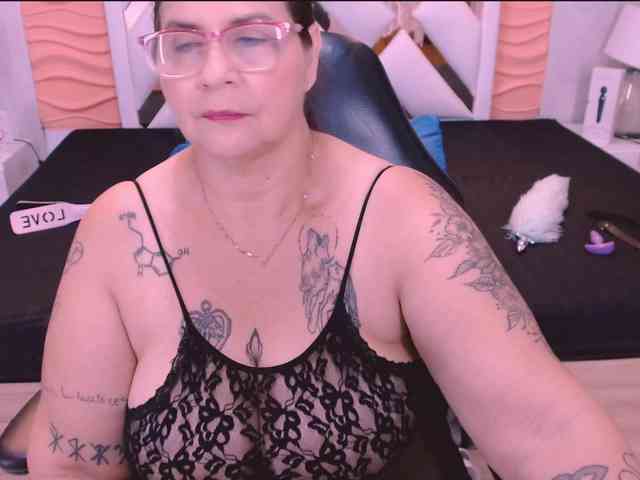 LauraRiley webcam