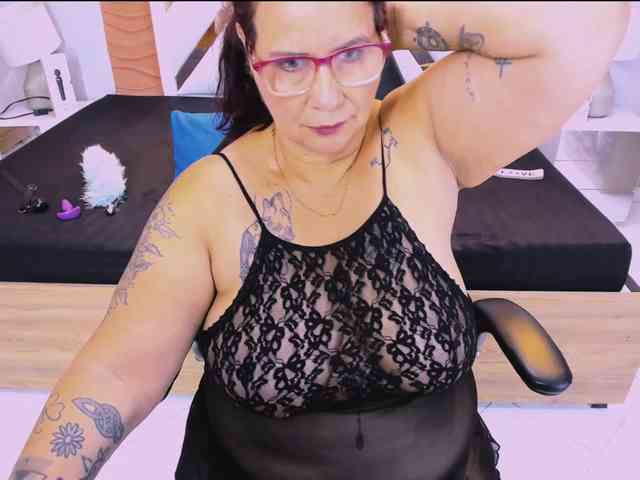 LauraRiley webcam