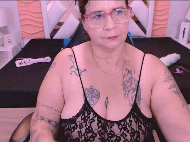 LauraRiley webcam