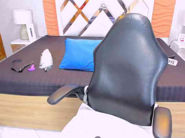 LauraRiley webcam
