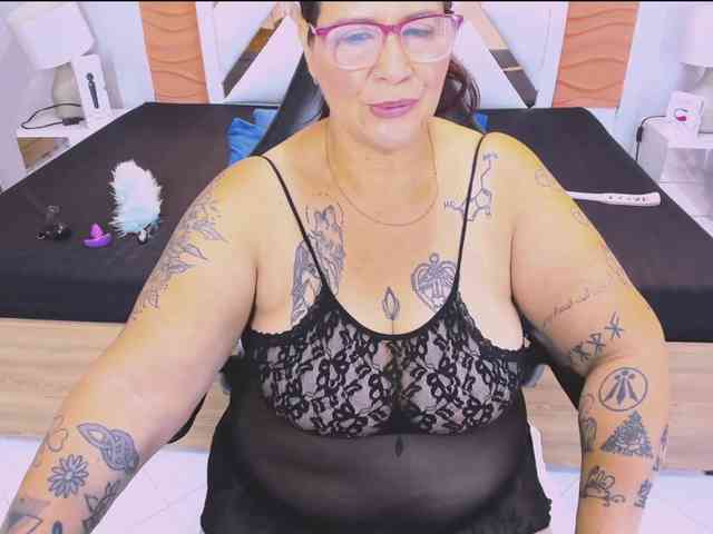 LauraRiley webcam