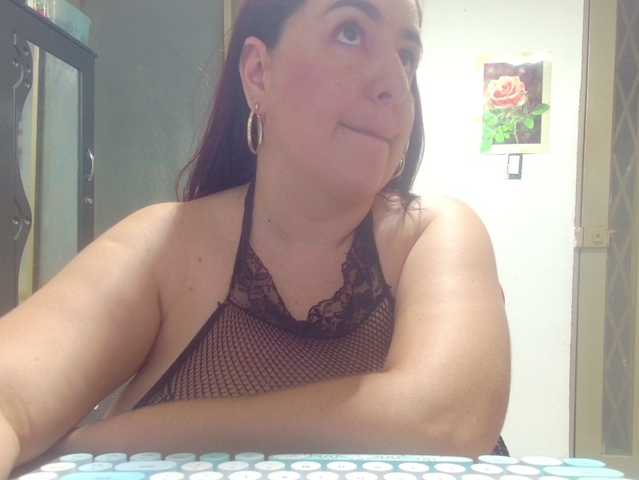rosahills live cam on BongaCams