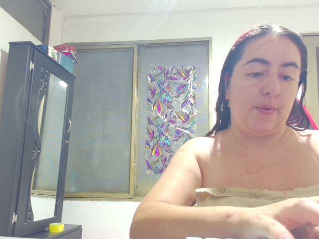 rosahills live cam on BongaCams
