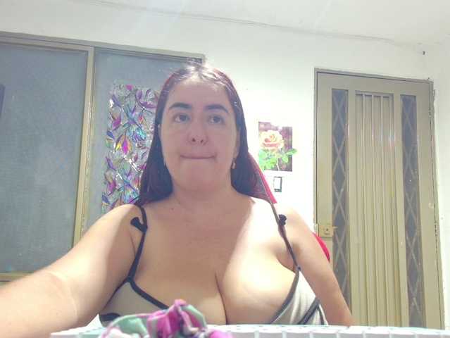 rosahills live cam on BongaCams