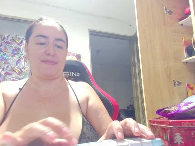 rosahills live cam on BongaCams