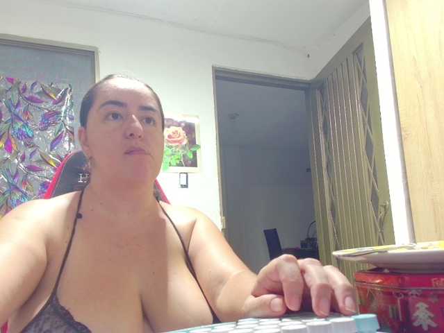 rosahills live cam on BongaCams