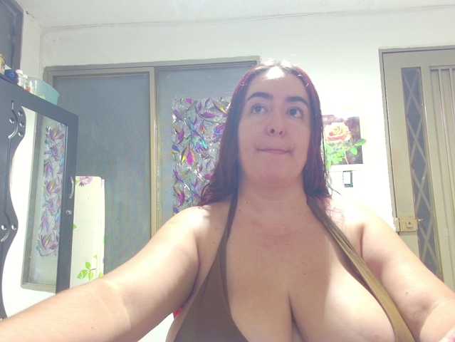 rosahills, en vivo ahora en BongaCams