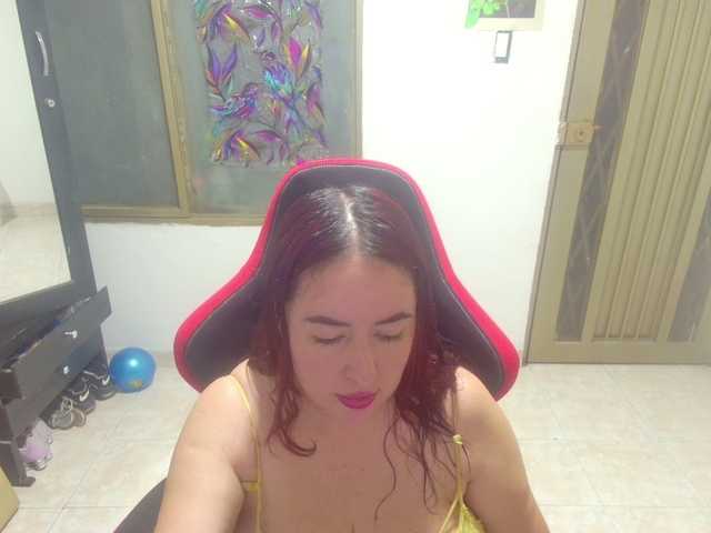 rosahills live cam on BongaCams