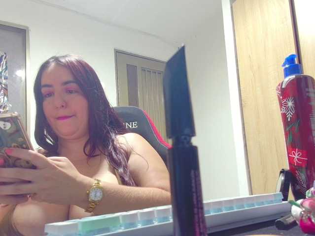 rosahills live cam on BongaCams