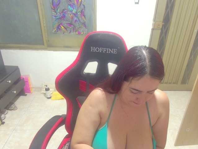 rosahills live cam on BongaCams