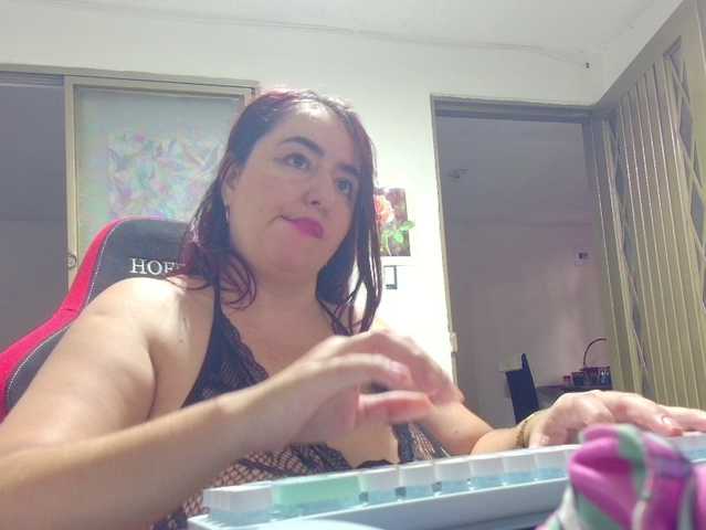 rosahills live cam on BongaCams