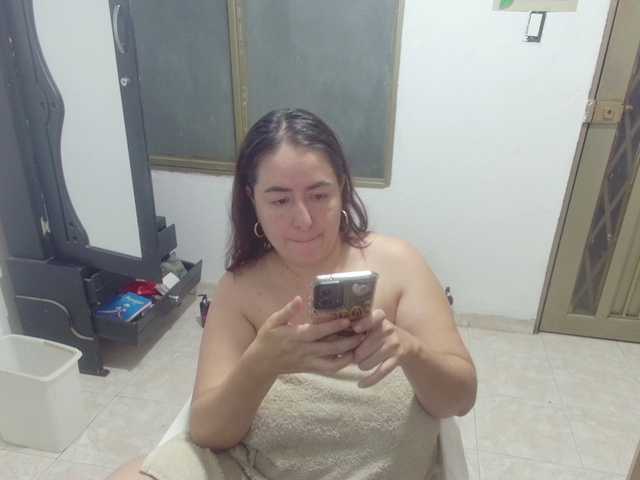 rosahills live cam on BongaCams