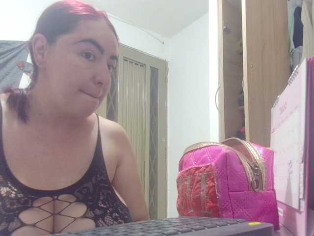 rosahills live cam on BongaCams