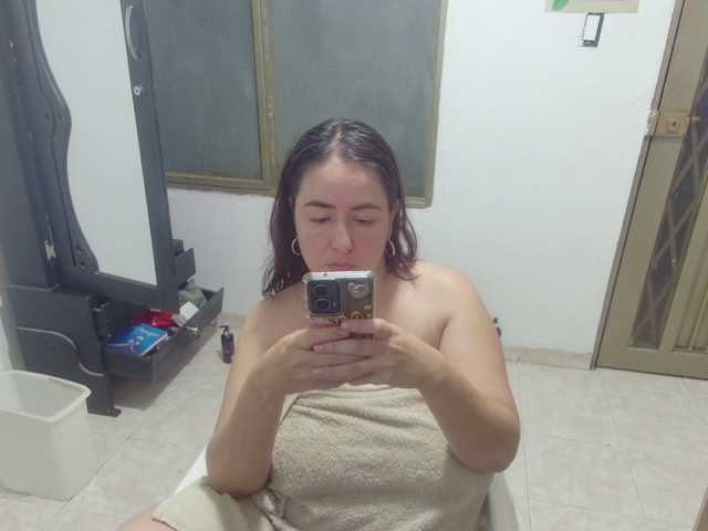 rosahills live cam on BongaCams
