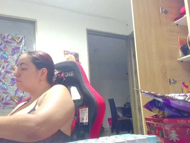 rosahills live cam on BongaCams