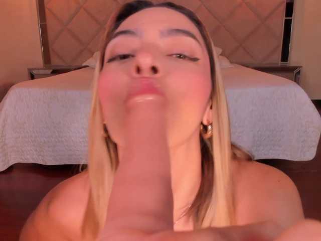 MelissaMoore live cam on BongaCams