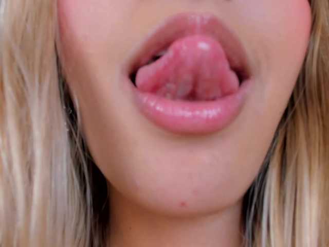 MelissaMoore live cam on BongaCams