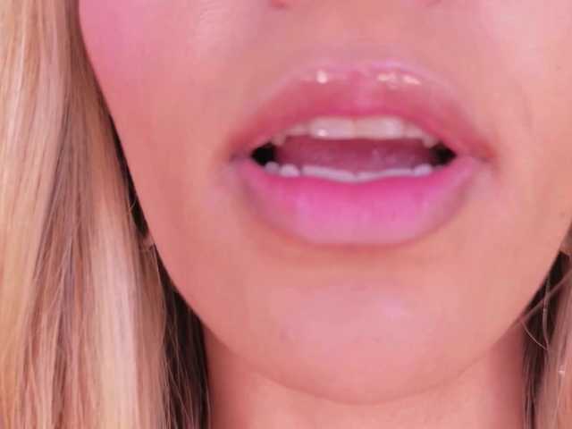 MelissaMoore live cam on BongaCams