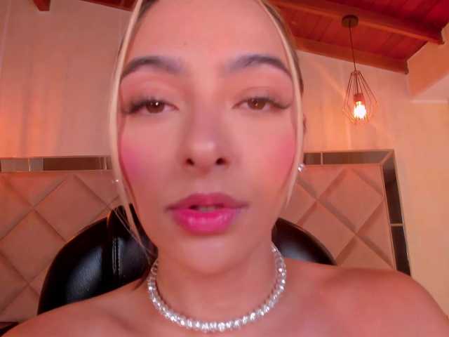MelissaMoore live cam on BongaCams