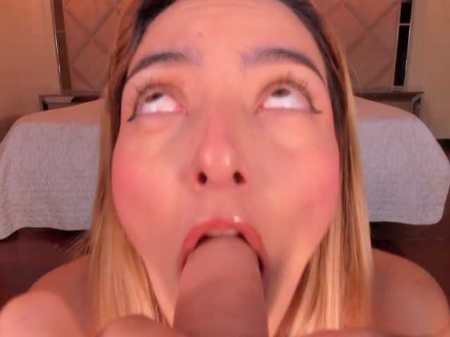 MelissaMoore live cam preview