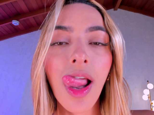 MelissaMoore live cam on BongaCams