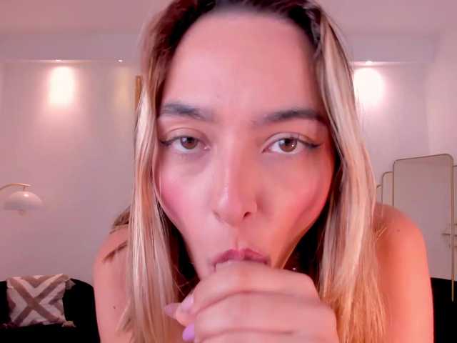 MelissaMoore live cam on BongaCams