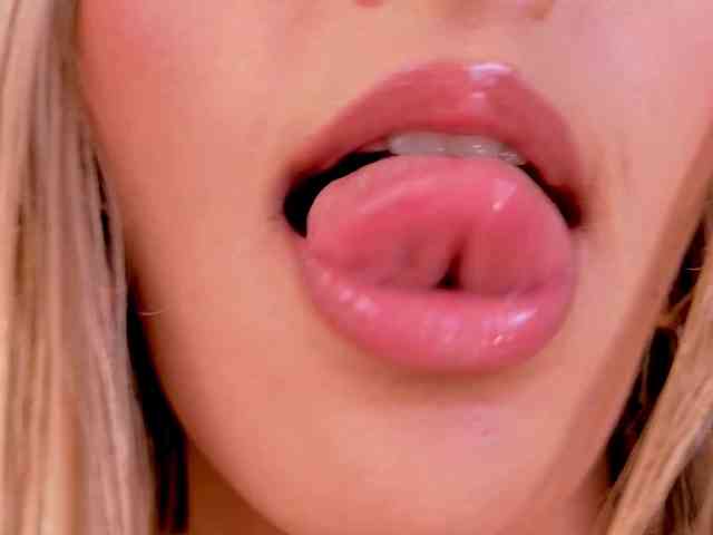 MelissaMoore webcam
