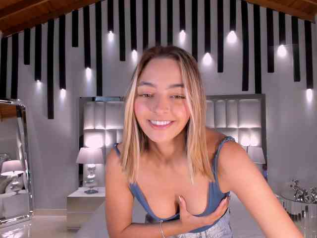 MelissaMoore webcam