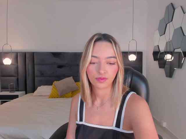 MelissaMoore webcam