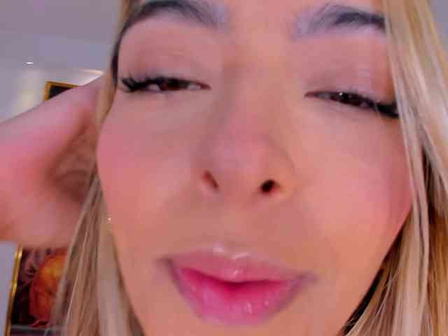 MelissaMoore webcam