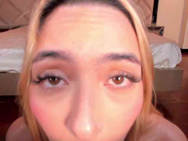 MelissaMoore webcam