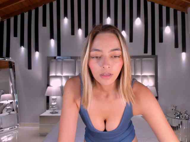 MelissaMoore webcam