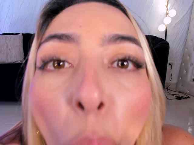 MelissaMoore webcam