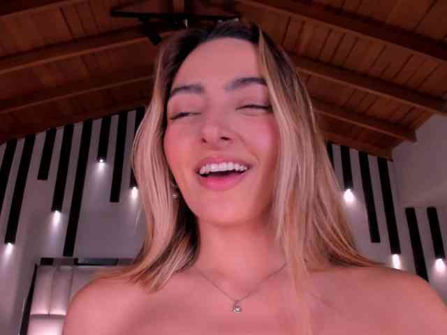 MelissaMoore webcam