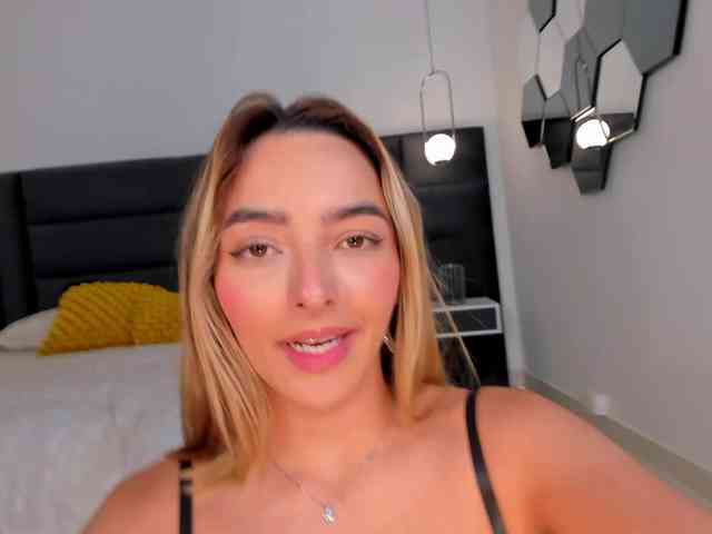 MelissaMoore webcam