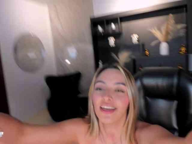 MelissaMoore webcam
