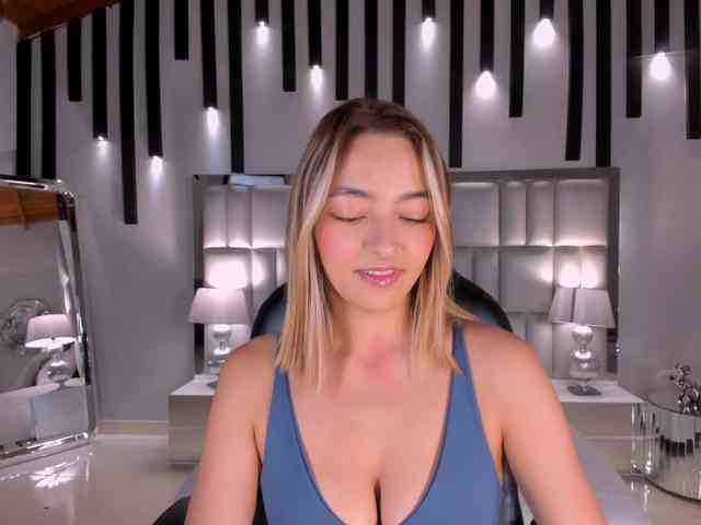 MelissaMoore webcam